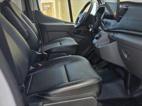 Used 2022 Ford E-Transit Medium Roof image 14