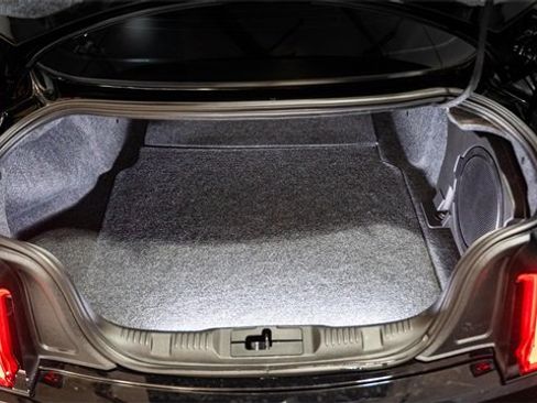 Used 2020 Ford Mustang Shelby GT500 w/ Carbon Fiber Track Pack image 16