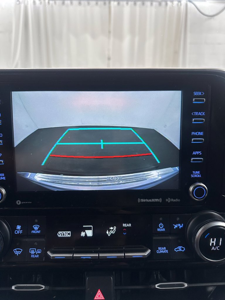 Used 2020 Toyota Highlander XLE AWD/4WD image 26