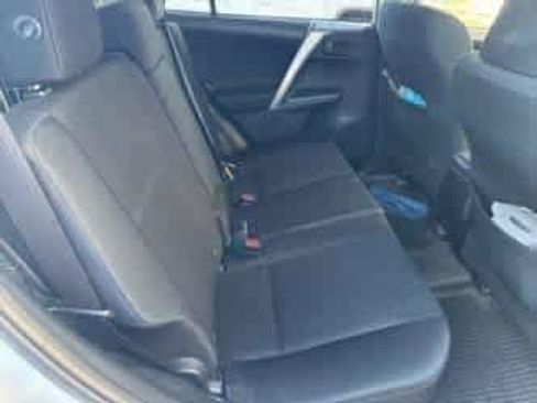 Used 2018 Toyota RAV4 LE image 20