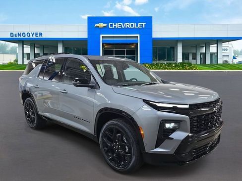 New 2026 Chevrolet Traverse RS w/ LPO, Floor Liner Package image 3