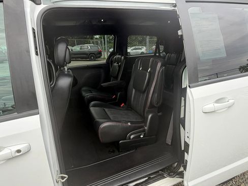 Used 2019 Dodge Grand Caravan GT FWD image 29