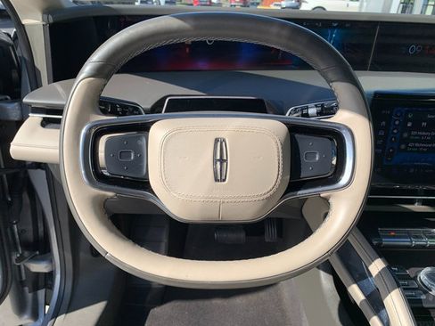 Used 2024 Lincoln Nautilus Premier AWD/4WD image 21