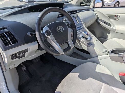 Used 2013 Toyota Prius Three image 9