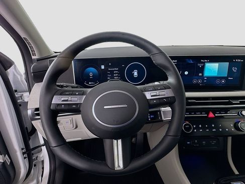 New 2026 Hyundai Tucson Limited image 10