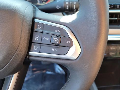 Used 2024 Jeep Compass Limited image 25