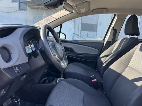 Used 2017 Toyota Yaris L image 10