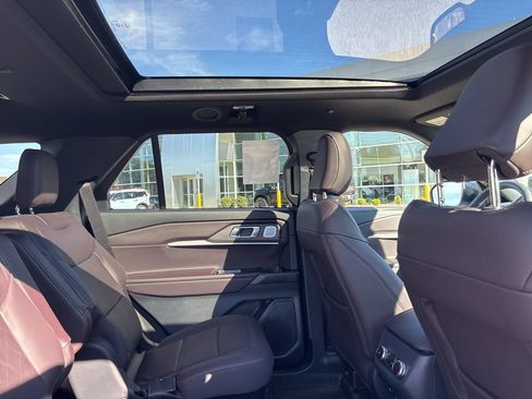 New 2026 Ford Explorer Platinum RWD image 17