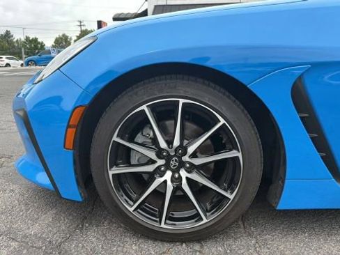 Used 2022 Toyota GR86 w/ ALL Weather Mat Package (TMS) RWD image 9