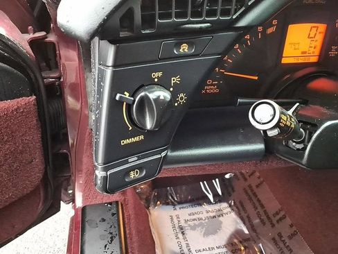 Used 1993 Chevrolet Corvette Coupe RWD image 25