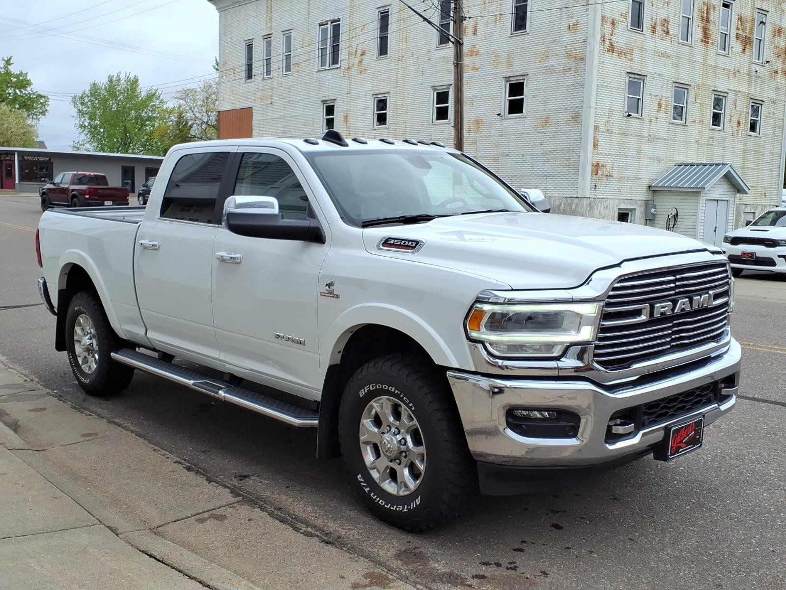 Used 2022 RAM 3500 Laramie AWD/4WD image 4