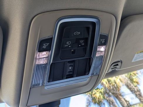 Used 2019 RAM 1500 Laramie image 22