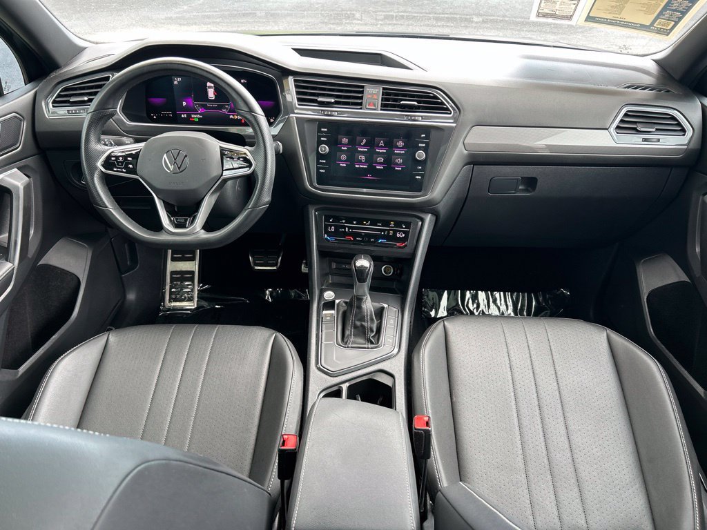 Used 2023 Volkswagen Tiguan SE R-Line FWD image 10