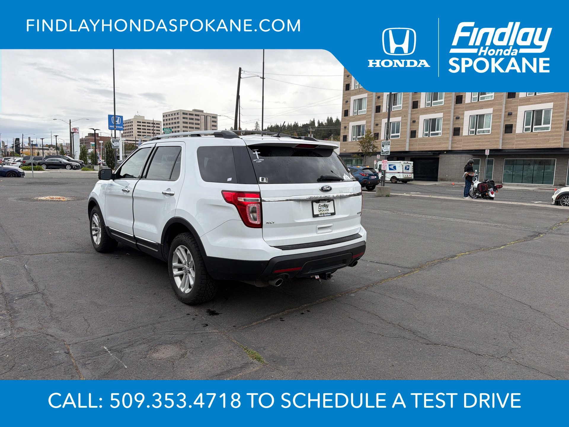 Used 2015 Ford Explorer XLT w/ Equipment Group 202B AWD/4WD image 3