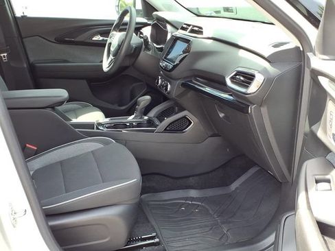 Used 2023 Chevrolet TrailBlazer LT w/ Convenience Package FWD image 21