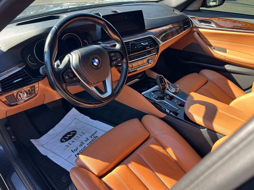 Used 2019 BMW 530e w/ Premium Package RWD image 11