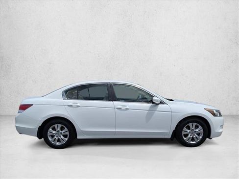 Used 2010 Honda Accord LX-P image 4
