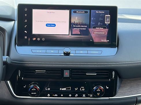 Used 2025 Nissan Rogue Platinum FWD image 14