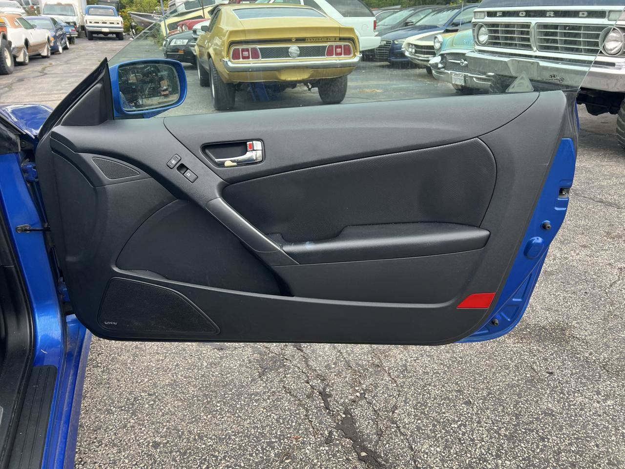 Used 2011 Hyundai Genesis 3.8 RWD image 11