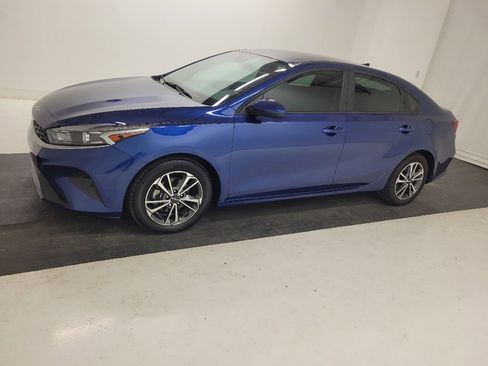 Used 2022 Kia Forte LXS FWD image 2