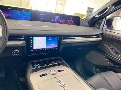 New 2025 Lincoln Navigator L Reserve w/ Jet Appearance Package image 18