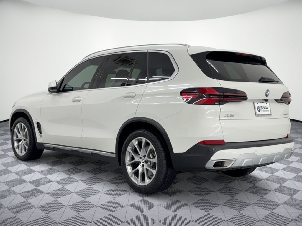 Used 2026 BMW X5 sDrive40i w/ Premium Package RWD image 3