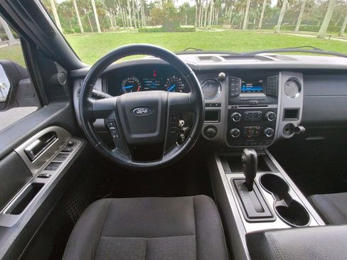Used 2017 Ford Expedition XLT AWD/4WD image 6