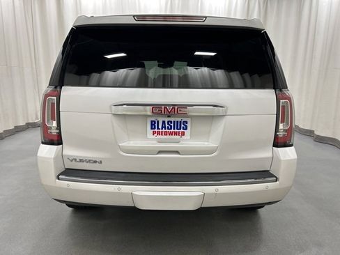 Used 2020 GMC Yukon Denali w/ Denali Premium Package image 35
