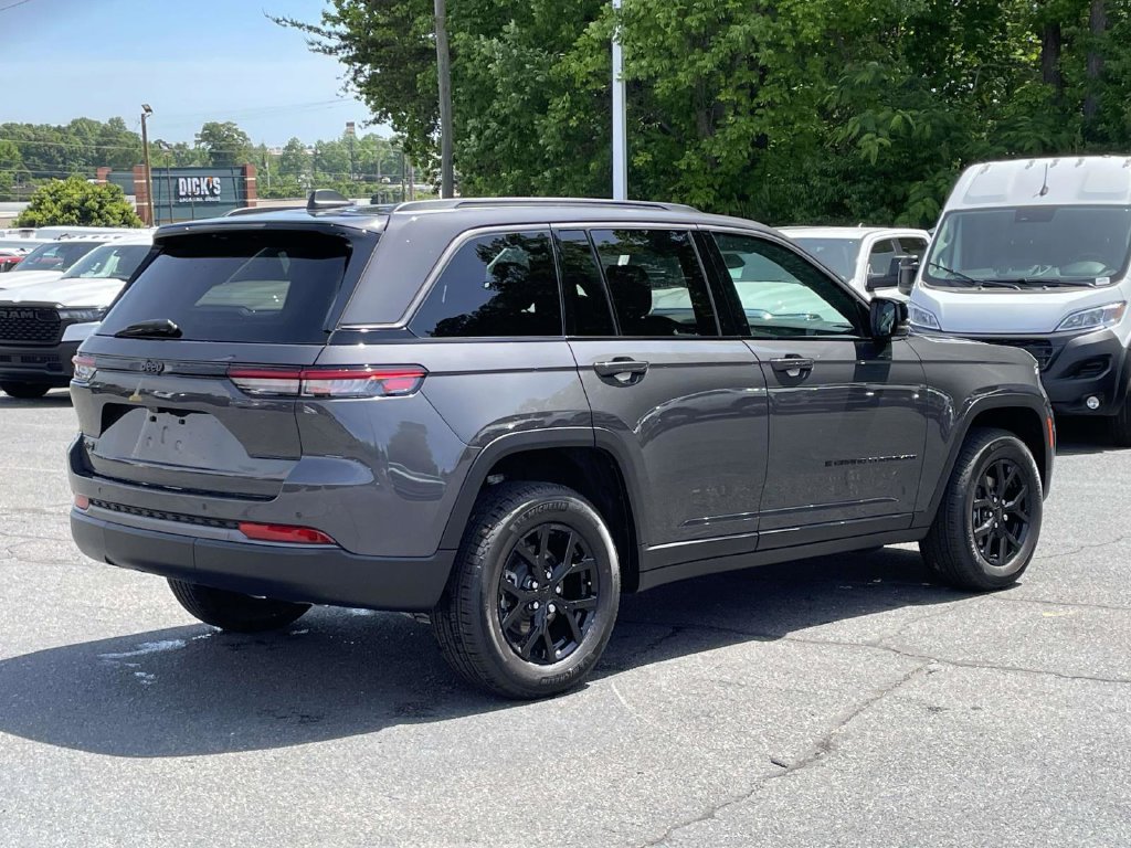 New 2026 Jeep Grand Cherokee Altitude AWD/4WD image 8