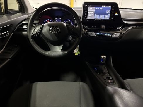 Used 2020 Toyota C-HR LE FWD image 11