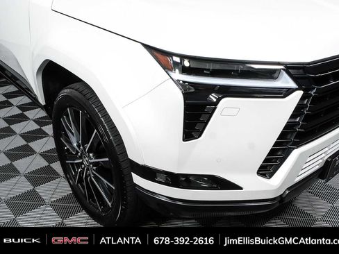 Used 2025 Lexus GX 550 w/ Accessory Package (2T) AWD/4WD image 39
