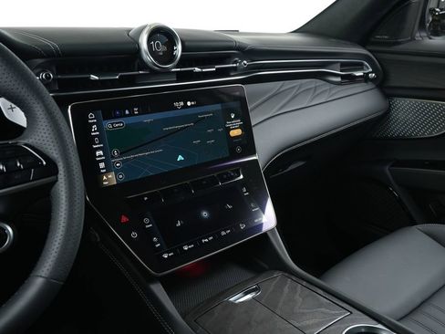 New 2025 Maserati Grecale GT image 16