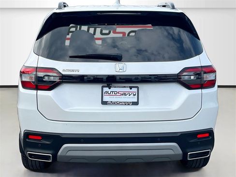 Used 2024 Honda Pilot Touring image 6