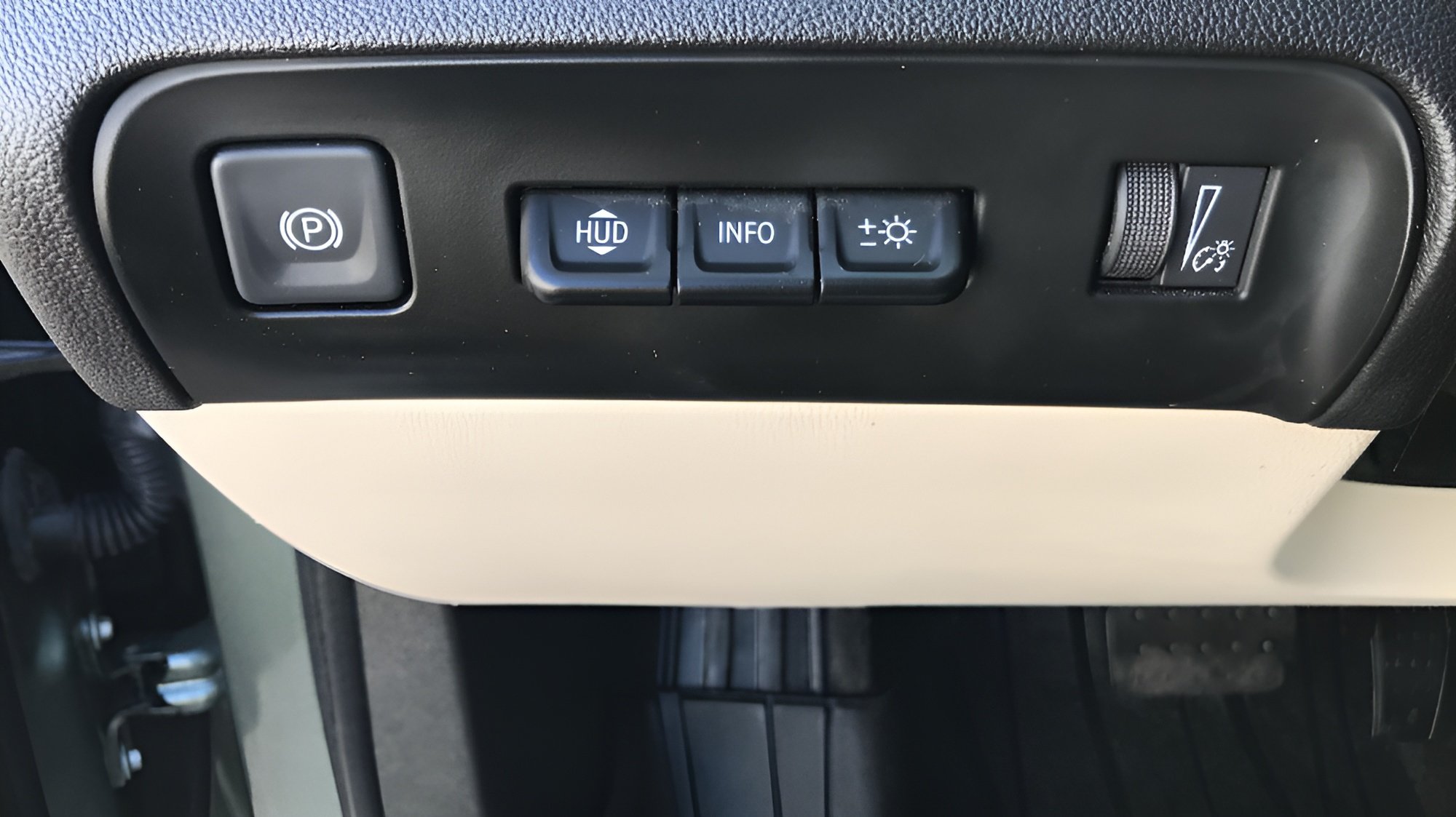 Certified 2022 Buick Enclave Avenir w/ Avenir Technology Package AWD/4WD image 35
