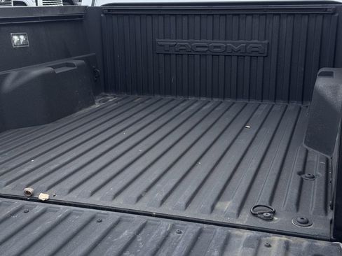 Used 2024 Toyota Tacoma TRD Off-Road image 31