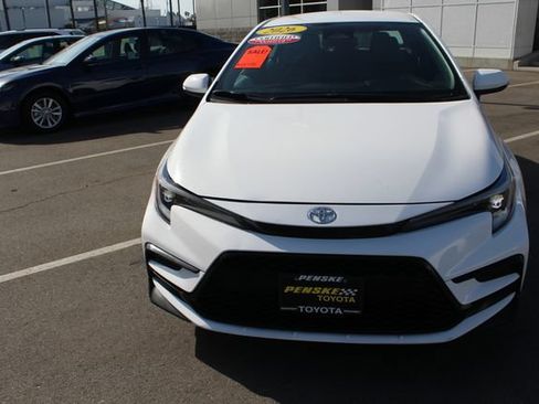 Certified 2026 Toyota Corolla SE w/ Carpet Mat Package (TMS) FWD image 3