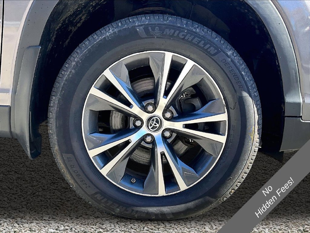 Used 2019 Toyota Highlander LE AWD/4WD image 6
