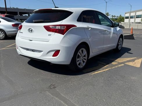 Used 2016 Hyundai Elantra GT FWD image 3