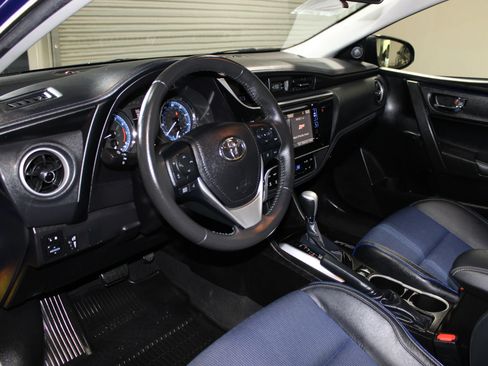 Used 2018 Toyota Corolla SE w/ SE Premium Package FWD image 21