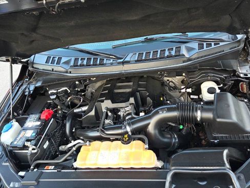 Used 2017 Ford F150 XLT w/ Equipment Group 302A Luxury AWD/4WD image 43