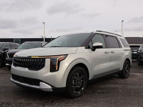 New 2026 Kia Carnival EX FWD image 3