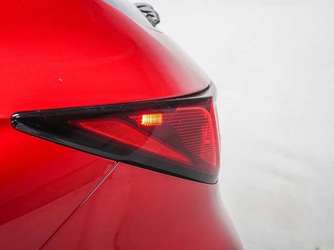 Used 2025 Acura MDX FWD w/ Technology Package image 6