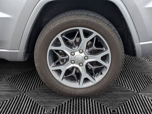 Used 2021 Jeep Grand Cherokee Overland AWD/4WD image 9