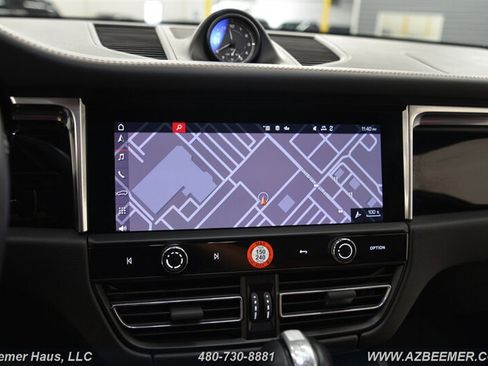 Used 2022 Porsche Macan image 28