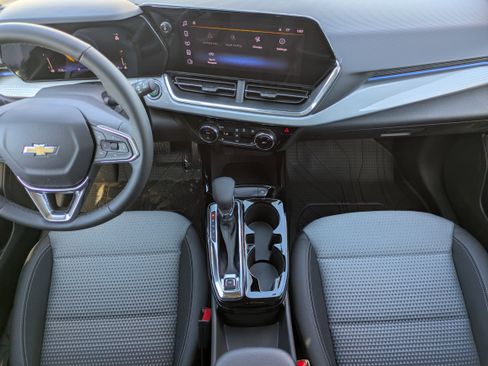 New 2026 Chevrolet Trax LT w/ Driver Confidence Package image 10