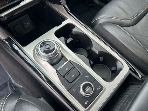 Used 2022 Ford Explorer ST w/ Equipment Group 401A AWD/4WD image 18