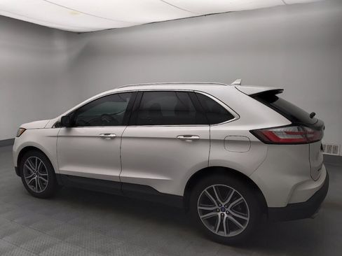 Used 2019 Ford Edge Titanium FWD image 3