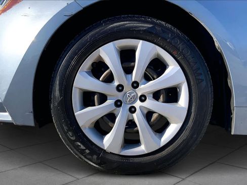 Used 2022 Toyota Corolla LE image 10