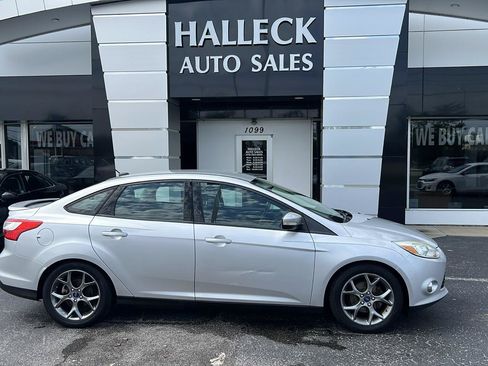 Used 2014 Ford Focus SE w/ Equipment Group 201A FWD image 1