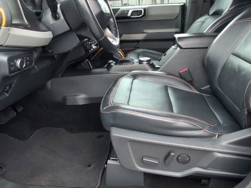 Used 2022 Ford Bronco Badlands image 10